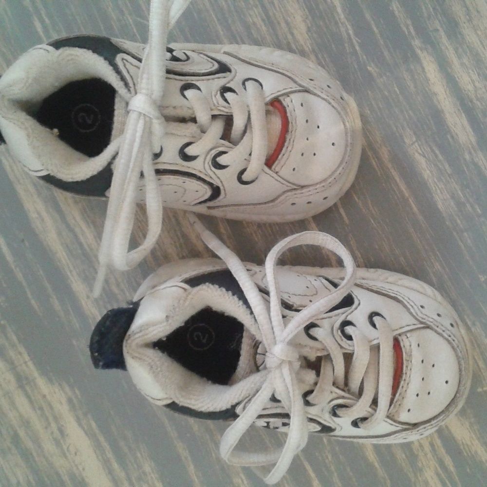 SUPEROOS Boys Sports Sneakers size 2